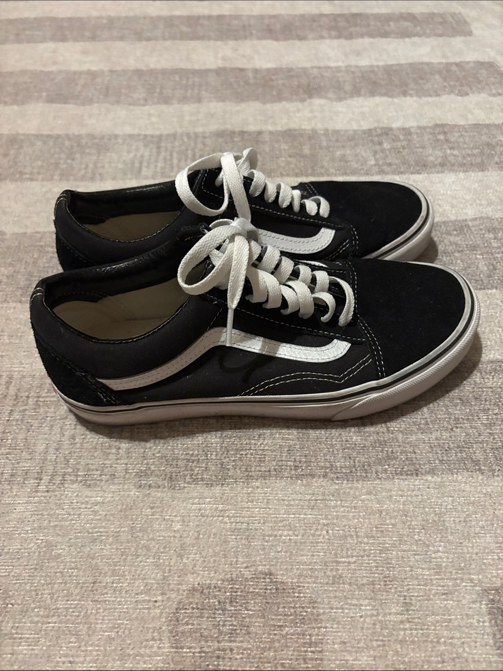 Women’s Vans Old Skool Shoe - Black/White